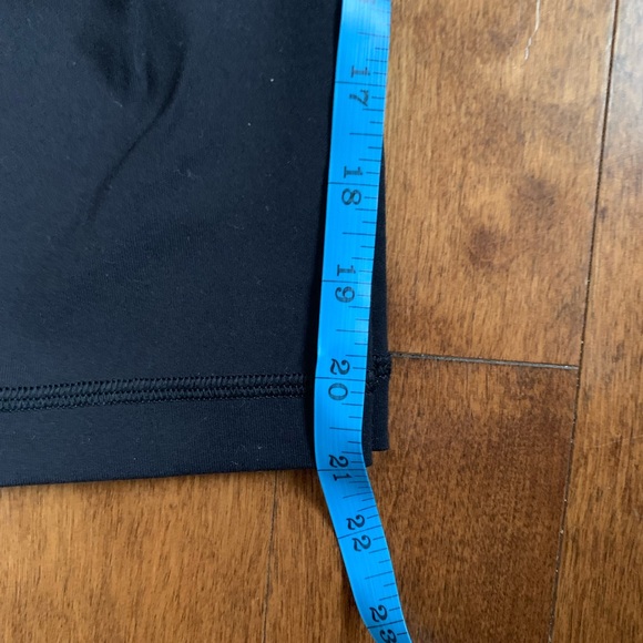 Lululemon Black Wunder Under High-Rise Leggings 21" - Women’s size 8 - Picture 5 of 5